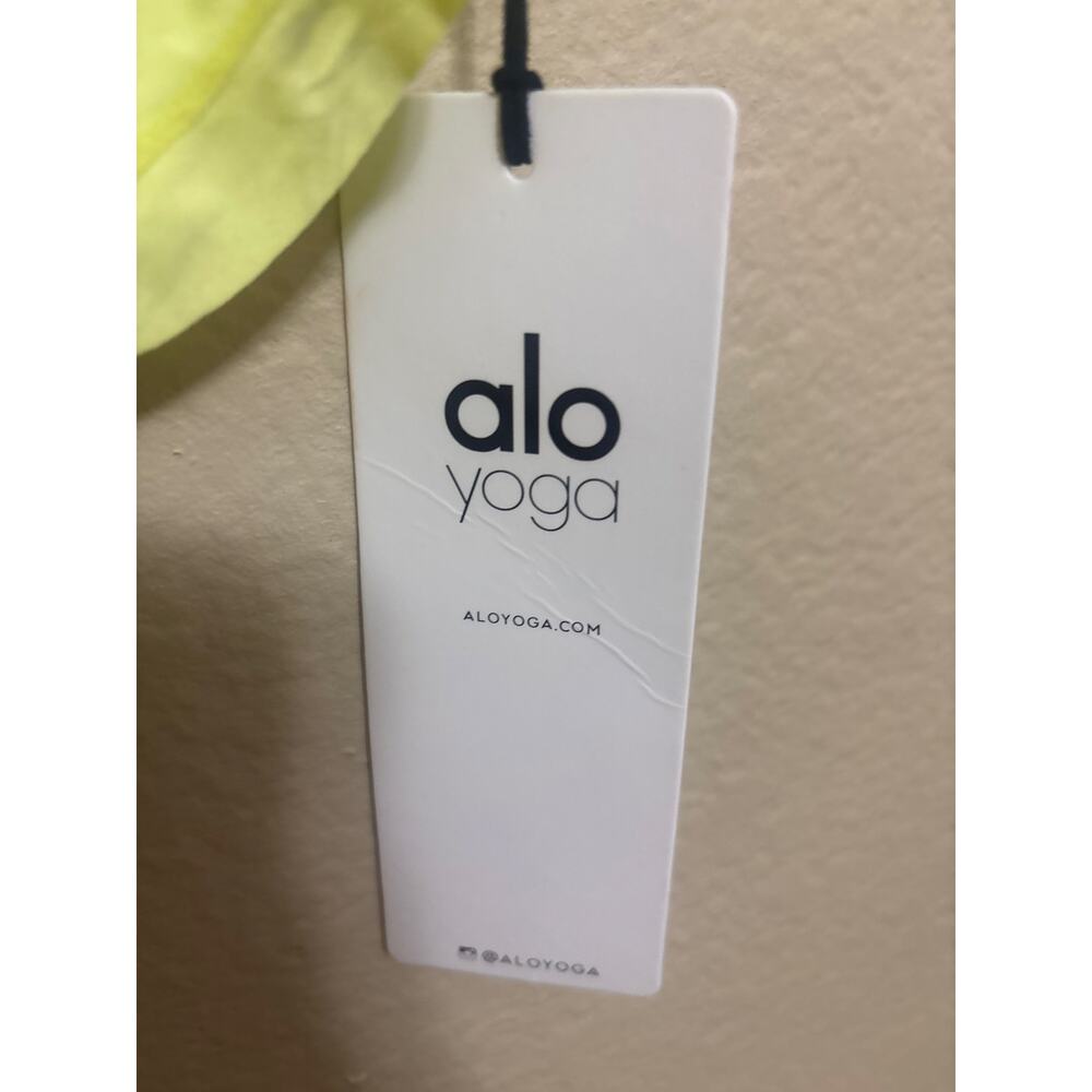 Alo Yoga Breeze Tank - Picture 3 of 6